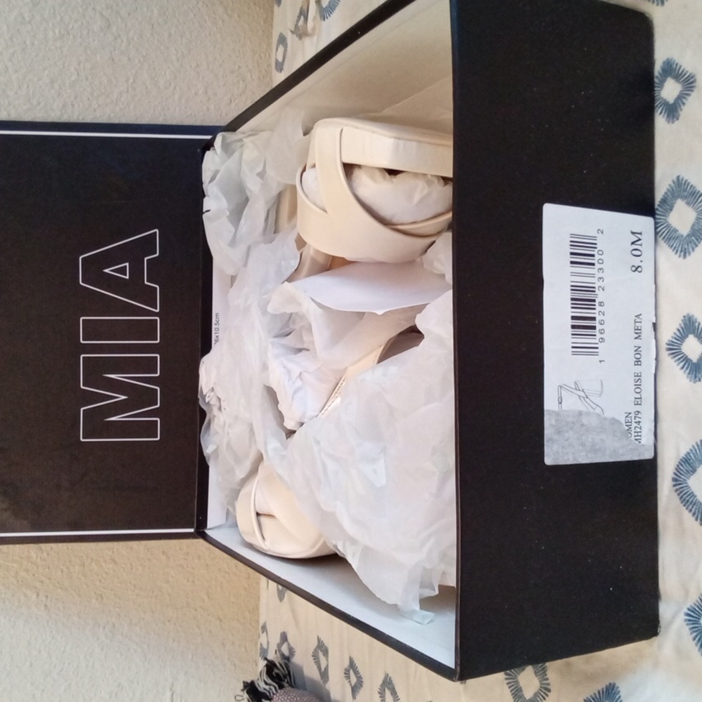 MIA eloise bon meta block heels. Size 8, color ;Bone